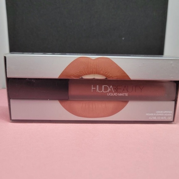 Huda Beauty Liquid Matte Lipstick - Rich Brown - Picture 1 of 1
